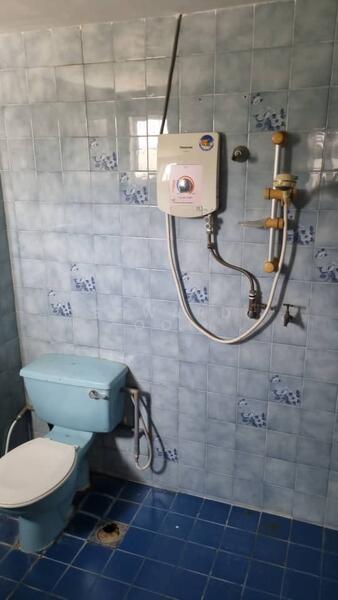 2-storey Terraced House for Sale in Taman Sri Watan (Ampang) - Edward Ooi - Bathroom - PropertyGuru.com.my