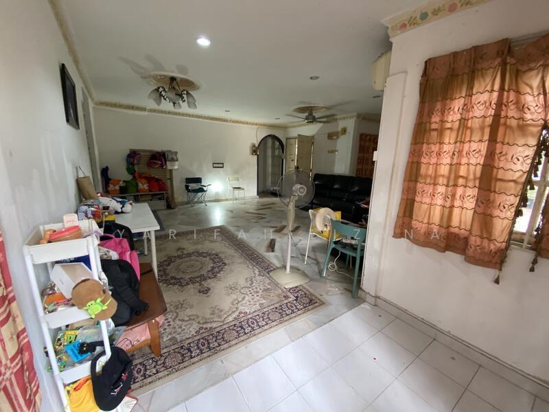 2-storey Terraced House for Sale in Seksyen 27 (Shah Alam) - Syarifah Lizana - Living Room - PropertyGuru.com.my