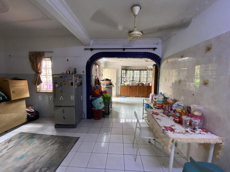 2-storey Terraced House for Sale in Seksyen 27 (Shah Alam) - Syarifah Lizana - Kitchen - PropertyGuru.com.my