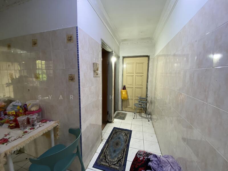 2-storey Terraced House for Sale in Seksyen 27 (Shah Alam) - Syarifah Lizana - Entrance - PropertyGuru.com.my