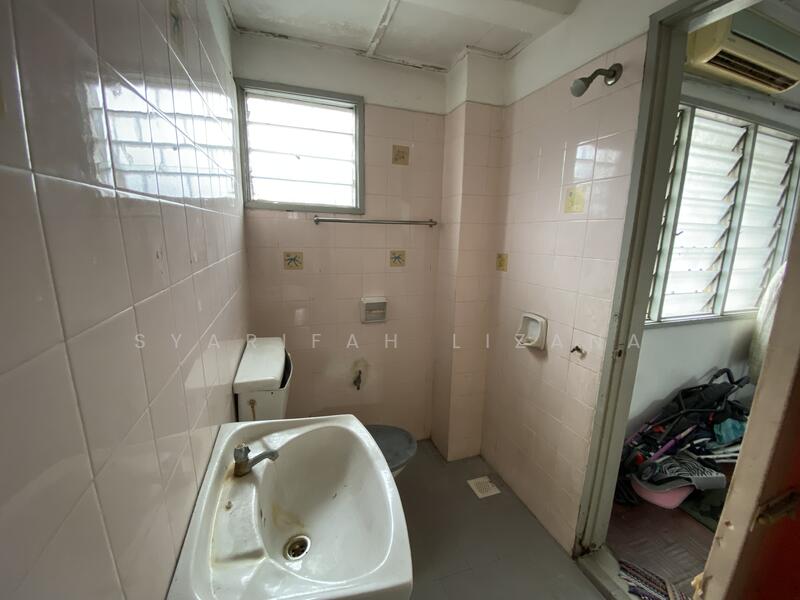 2-storey Terraced House for Sale in Seksyen 27 (Shah Alam) - Syarifah Lizana - Bathroom - PropertyGuru.com.my