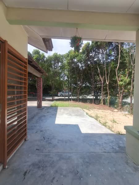 1-storey Terraced House for Sale in Bandar Putra Permai (Seri Kembangan) - Vee Muru - Exterior - PropertyGuru.com.my