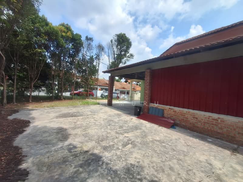1-storey Terraced House for Sale in Bandar Putra Permai (Seri Kembangan) - Vee Muru - Exterior - PropertyGuru.com.my
