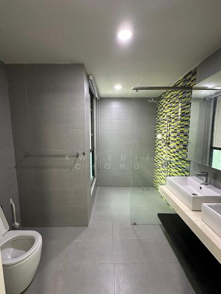 Service Residence for Sale at The Leafz @ Dedaun - Kweenie Chong - Bathroom - PropertyGuru.com.my