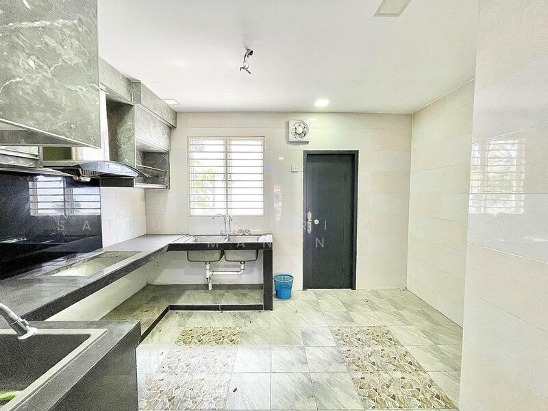 2-storey Terraced House for Sale in Bandar Country Homes (Rawang) - Saiful Bahri Abdul Manan - Kitchen - PropertyGuru.com.my