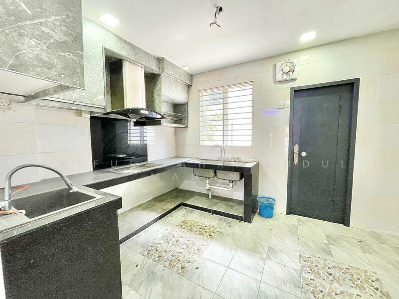 2-storey Terraced House for Sale in Bandar Country Homes (Rawang) - Saiful Bahri Abdul Manan - Kitchen - PropertyGuru.com.my