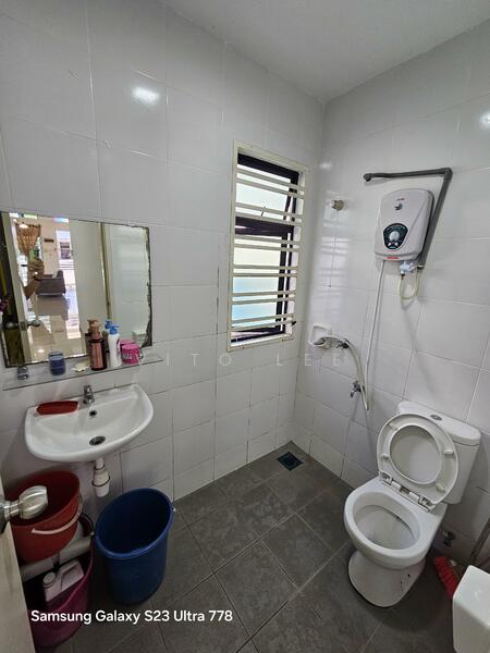 Rumah Teres untuk Dijual di Taman Muzaffar Heights (Bukit Katil) - Vito Lee - Bathroom - PropertyGuru.com.my