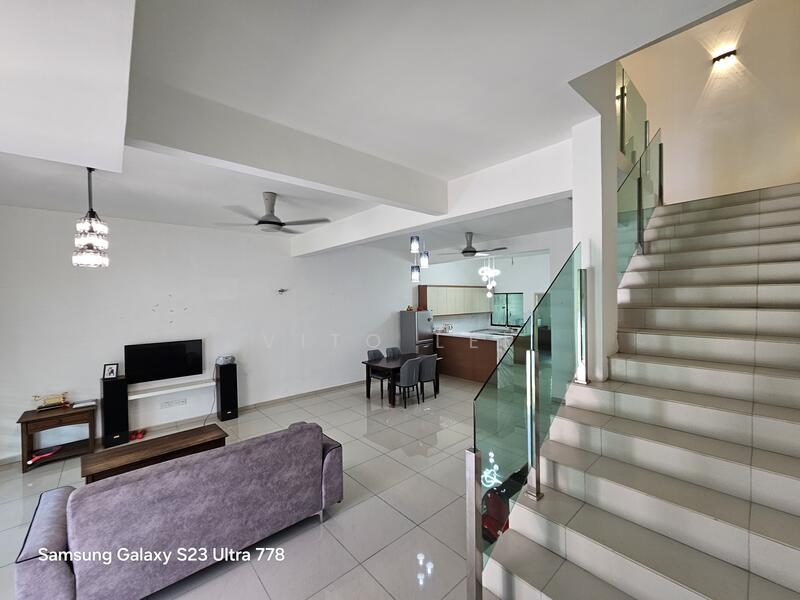 Rumah Teres untuk Dijual di Taman Muzaffar Heights (Bukit Katil) - Vito Lee - Living Room - PropertyGuru.com.my