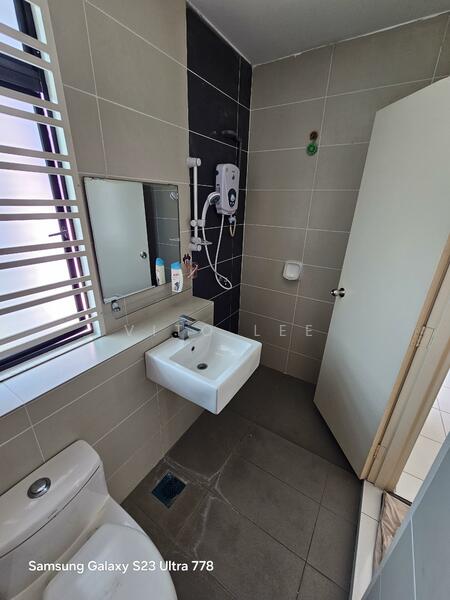 Rumah Teres untuk Dijual di Taman Muzaffar Heights (Bukit Katil) - Vito Lee - Bathroom - PropertyGuru.com.my