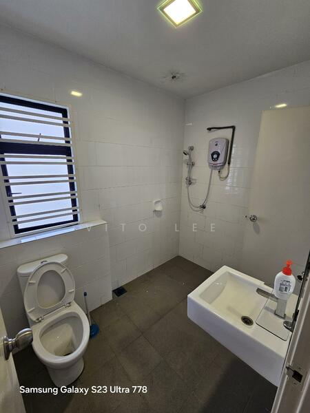 Rumah Teres untuk Dijual di Taman Muzaffar Heights (Bukit Katil) - Vito Lee - Bathroom - PropertyGuru.com.my