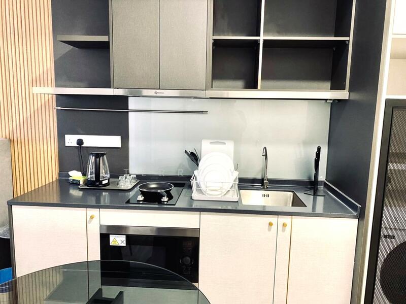 Servis Apartment untuk Dijual di Millerz Square Serviced Residence - Terry Yee - Kitchen - PropertyGuru.com.my