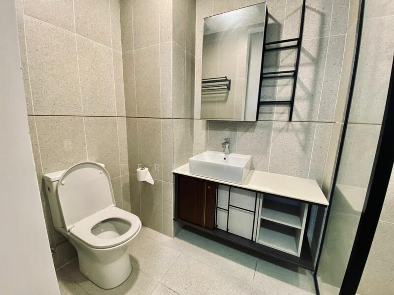 Servis Apartment untuk Dijual di Millerz Square Serviced Residence - Terry Yee - Bathroom - PropertyGuru.com.my