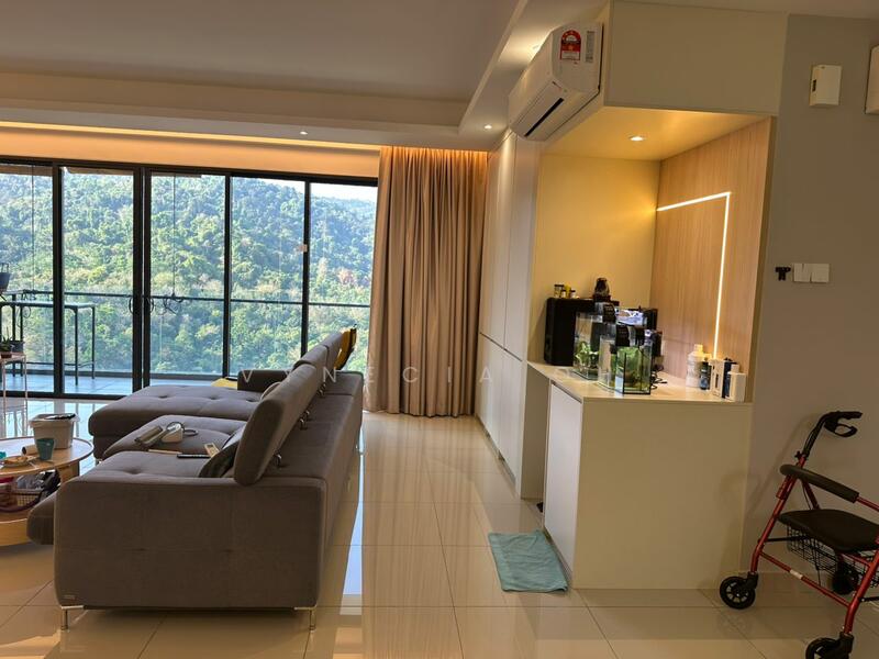 Valencia Residence untuk Untuk Dijual - RM 1,300,000, Feb 2026 - Living Room - PropertyGuru.com.my