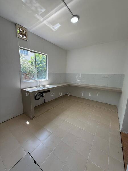 Rumah Teres 2 Tingkat untuk Dijual di Bandar Bistari Perdana (Pasir Gudang) - Marcus Tey - Kitchen - PropertyGuru.com.my