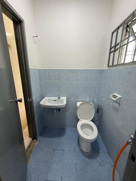 Rumah Teres 2 Tingkat untuk Dijual di Bandar Bistari Perdana (Pasir Gudang) - Marcus Tey - Bathroom - PropertyGuru.com.my