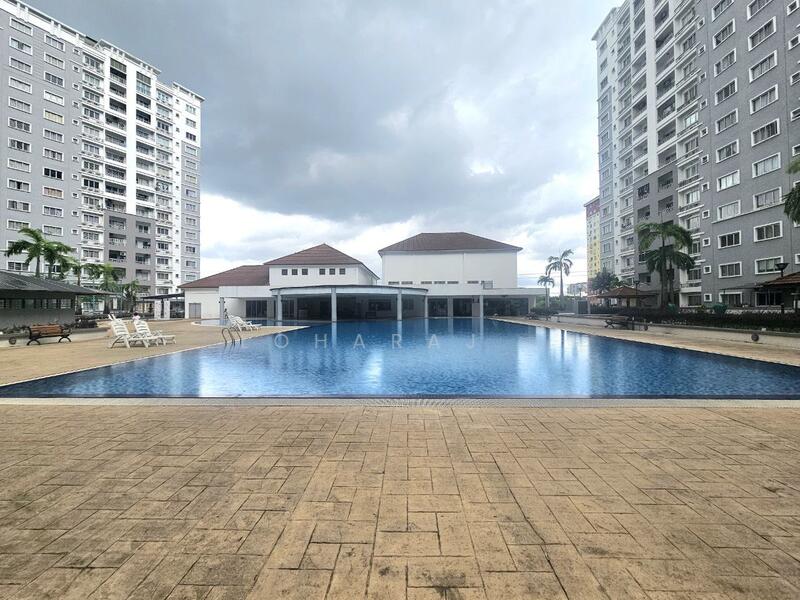 Condominium for Sale at Suriamas - Loharaj . - PropertyGuru.com.my