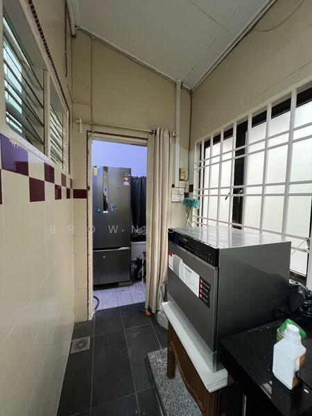 2-storey Terraced House for Sale in Taman Desa Cemerlang (Ulu Tiram) - Brown Cheng - Kitchen - PropertyGuru.com.my
