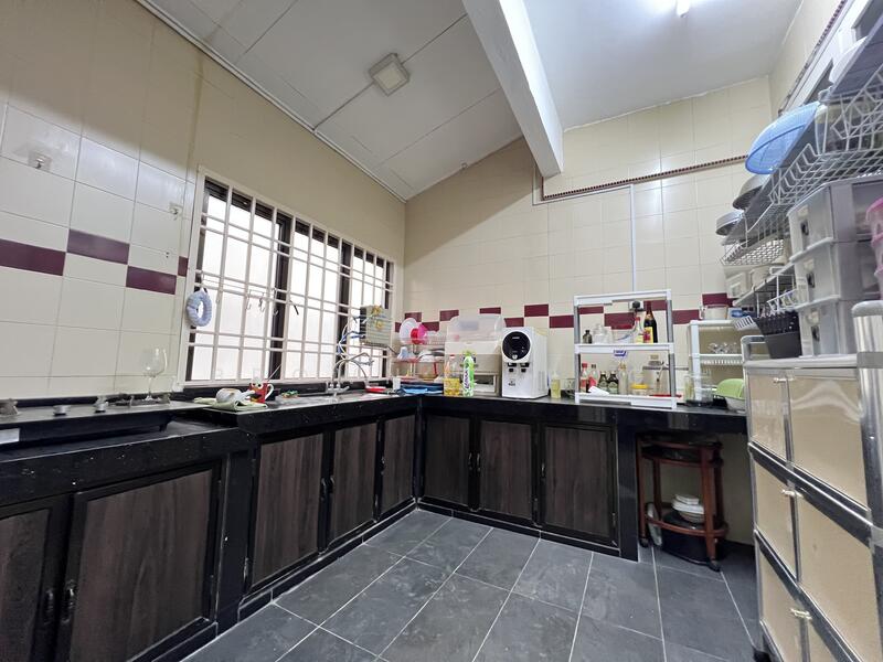 2-storey Terraced House for Sale in Taman Desa Cemerlang (Ulu Tiram) - Brown Cheng - Kitchen - PropertyGuru.com.my