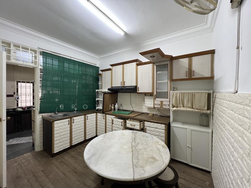 2-storey Terraced House for Sale in Taman Desa Cemerlang (Ulu Tiram) - Brown Cheng - Kitchen - PropertyGuru.com.my