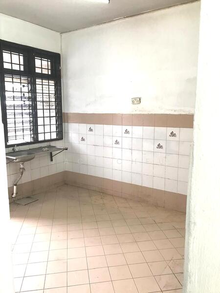 2-storey Terraced House for Sale in Taman Desa Cemerlang (Ulu Tiram) - Jack Cheu - Kitchen - PropertyGuru.com.my