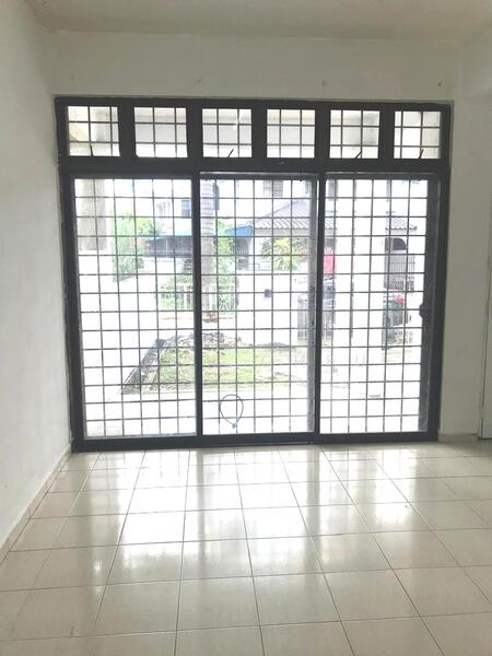 2-storey Terraced House for Sale in Taman Desa Cemerlang (Ulu Tiram) - Jack Cheu - Living Room - PropertyGuru.com.my