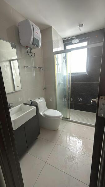 Condominium for Rent at Bay Point @ Country Garden Danga Bay - Mavis Hew - Bathroom - PropertyGuru.com.my