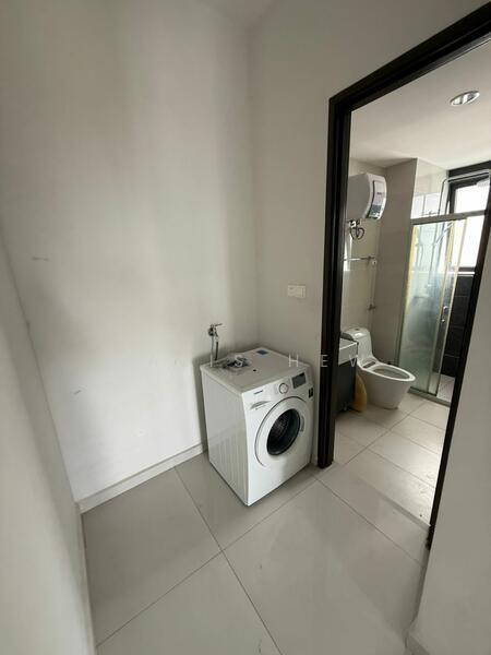 Condominium for Rent at Bay Point @ Country Garden Danga Bay - Mavis Hew - Bathroom - PropertyGuru.com.my