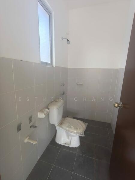 2-storey Terraced House for Sale in Taman Scientex Senai (Senai) - Esther Chang - Bathroom - PropertyGuru.com.my