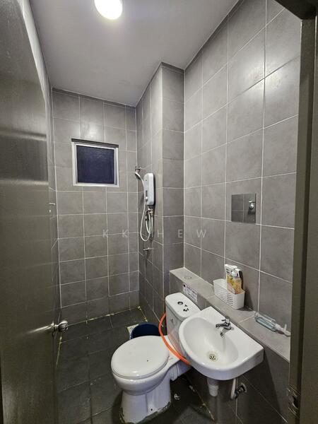 Idaman Abadi untuk Untuk Disewa - RM 1,430 /bulan, Mac 2026 - Bathroom - PropertyGuru.com.my