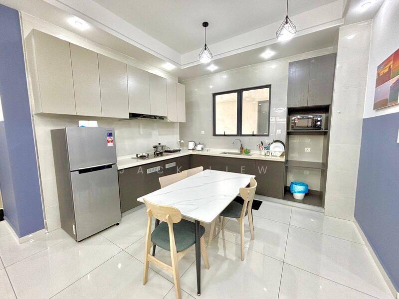 Condominium for Sale at Bay Point @ Country Garden Danga Bay - Jack Liew - Kitchen - PropertyGuru.com.my