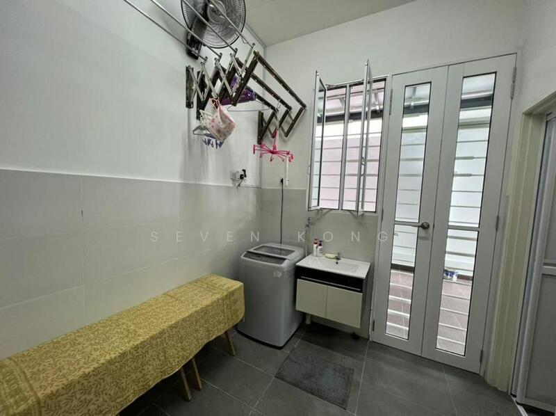 Cluster House for Sale in Taman Seri Austin (Tebrau) - Seven Kong - Interior - PropertyGuru.com.my