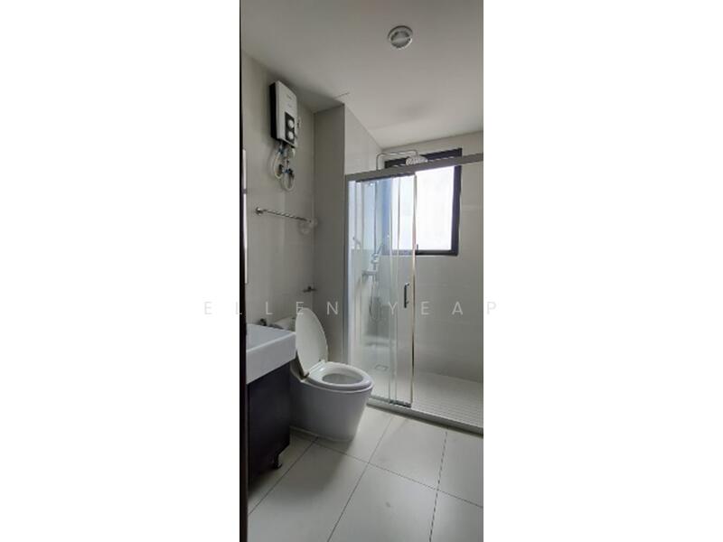 Condominium for Rent at Bay Point @ Country Garden Danga Bay - Ellen Yeap - Bathroom - PropertyGuru.com.my