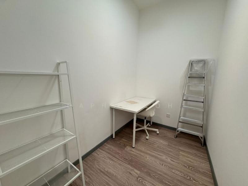 Service Residence for Sale at Southlink - Daphne Loh - Study - PropertyGuru.com.my