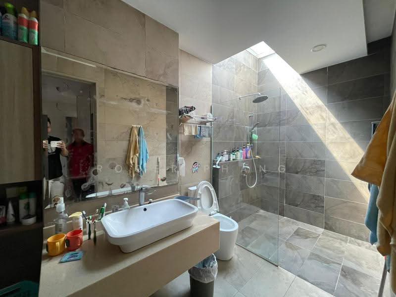 Zero-Lot Bungalow for Sale in Subang Jaya (Selangor) - Roger Phang - Bathroom - PropertyGuru.com.my