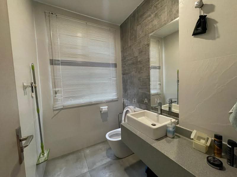 Zero-Lot Bungalow for Sale in Subang Jaya (Selangor) - Roger Phang - Bathroom - PropertyGuru.com.my