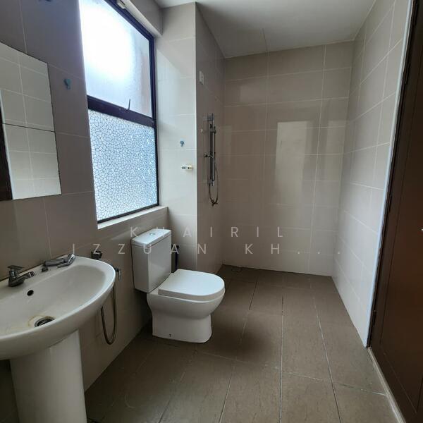 Townhouse for Rent in Shah Alam (Selangor) - Khairil Izzuan Khairuddin - Bathroom - PropertyGuru.com.my