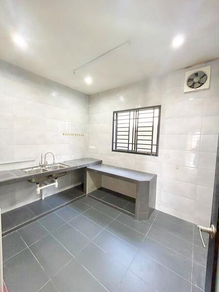 2-storey Terraced House for Sale in Taman Sri Putri (Skudai) - Loong Hing Liong - Kitchen - PropertyGuru.com.my