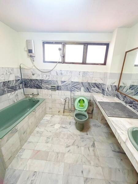 2-storey Terraced House for Sale in Taman Sri Putri (Skudai) - Loong Hing Liong - Bathroom - PropertyGuru.com.my