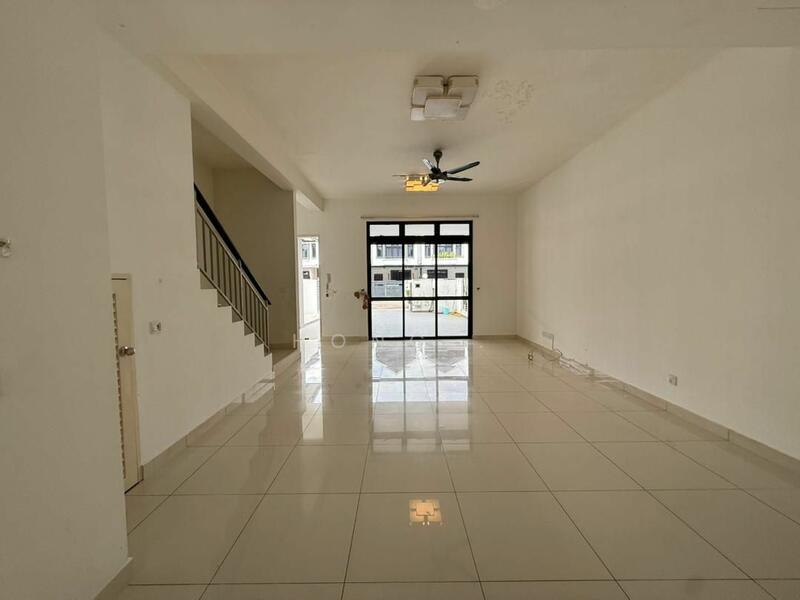 2-storey Terraced House for Sale in Taman Ekoflora (Johor Bahru) - Hong . - Living Room - PropertyGuru.com.my