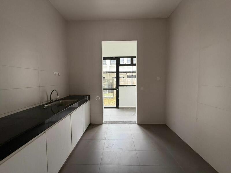 2-storey Terraced House for Sale in Taman Ekoflora (Johor Bahru) - Hong . - Kitchen - PropertyGuru.com.my