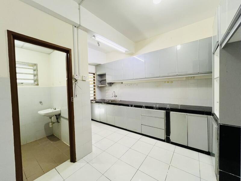 2-storey Terraced House for Sale in Sepang (Selangor) - Tengku June Tengku Mamat - Kitchen - PropertyGuru.com.my