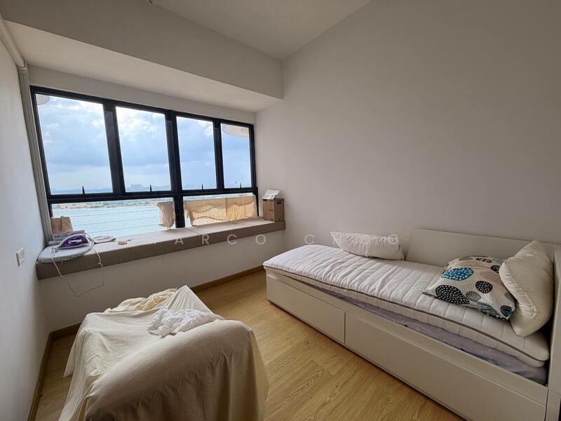 Royal Strand @ Country Garden Danga Bay untuk Untuk Dijual - RM 530,000, Mac 2026 - Bedroom - PropertyGuru.com.my