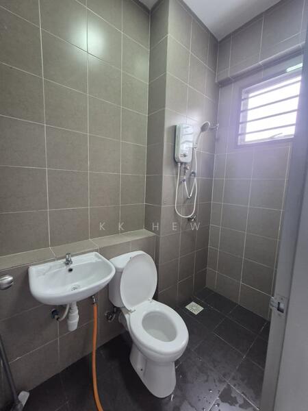 Idaman Abadi untuk Untuk Disewa - RM 1,500 /bulan, Mac 2026 - Bathroom - PropertyGuru.com.my