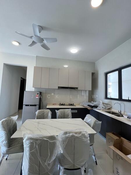Condominium for Sale at Royal Strand @ Country Garden Danga Bay - Jack Liew - Kitchen - PropertyGuru.com.my