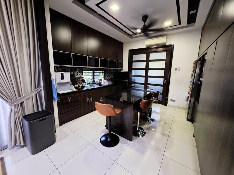 3-storey Terraced House for Sale in Alam Impian (Shah Alam) - Syima Ahmad - Kitchen - PropertyGuru.com.my