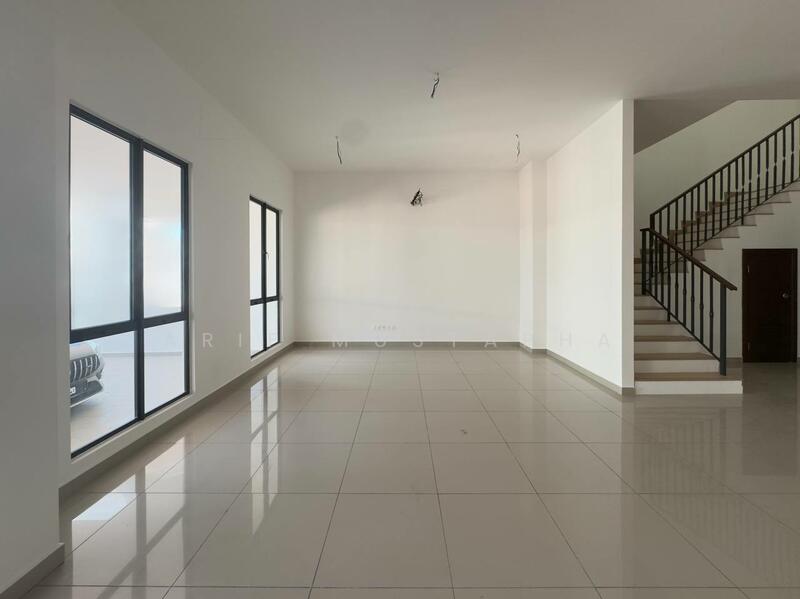 Rumah Teres 2 Tingkat untuk Dijual di Setia Safiro (Cyberjaya) - Arif Mustapha - Living Room - PropertyGuru.com.my