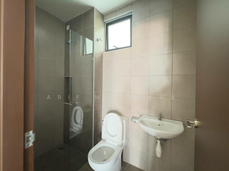 Rumah Teres 2 Tingkat untuk Dijual di Setia Safiro (Cyberjaya) - Arif Mustapha - Bathroom - PropertyGuru.com.my