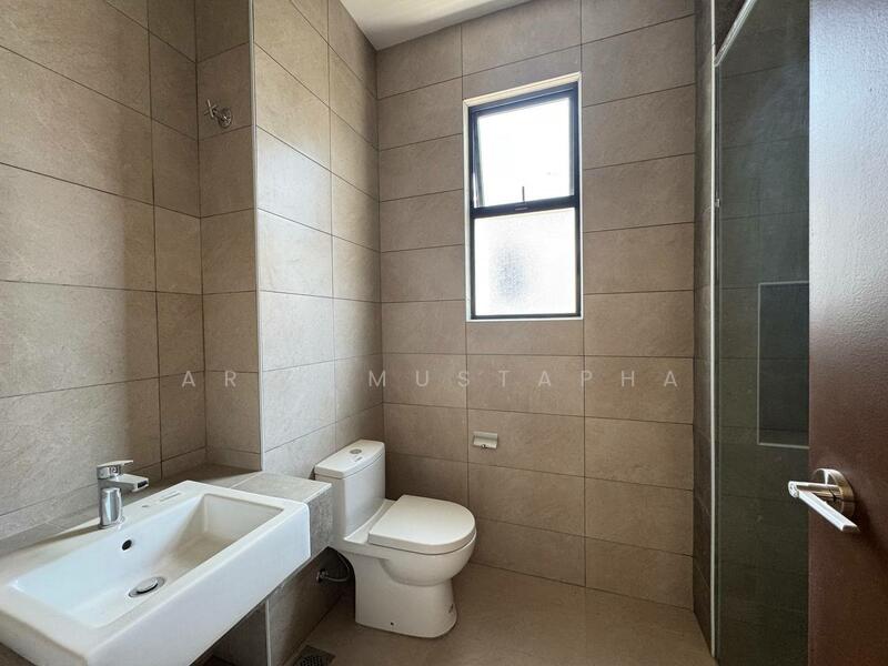 Rumah Teres 2 Tingkat untuk Dijual di Setia Safiro (Cyberjaya) - Arif Mustapha - Bathroom - PropertyGuru.com.my