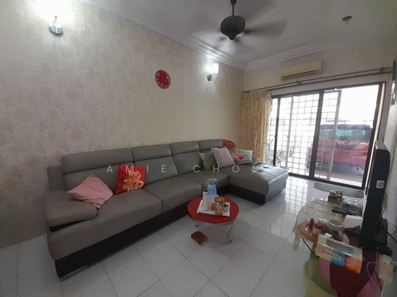 1-storey Terraced House for Sale in Taman Menglembu Timur (Menglembu) - Amie Chong - Living Room - PropertyGuru.com.my