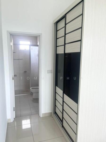 Meridin Bayvue Serviced Apartment untuk Untuk Disewa - RM 2,000 /bulan, Apr 2026 - Bathroom - PropertyGuru.com.my